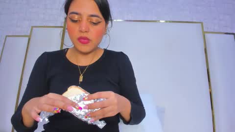 Snapshot of thalia888_ chatting on November 15, 7:10 pm thalia888_ online show from November 15, 7:10 pm