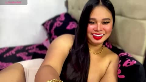 Snapshot of thalia_houston69 chatting on December 3, 5:04 am Ms. Thalia online show from December 3, 5:04 am
