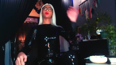 Thalia Saint online show from September 23, 8:17 am