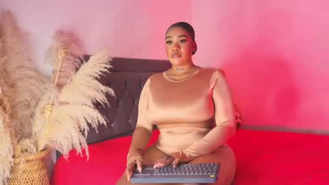 Snapshot of thalyanna_ebony chatting on May 3, 11:55 pm thalyanna_ebony online show from May 3, 11:55 pm