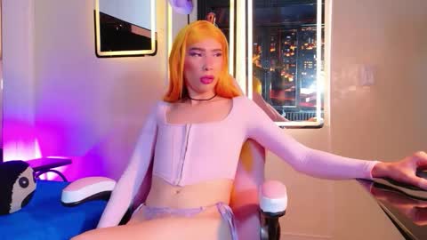 thamara_roberts online show from May 1, 8:13 pm