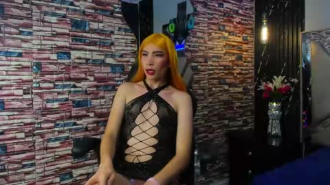 thamara_roberts online show from May 2, 7:41 pm