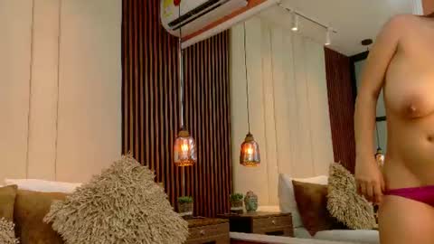 Snapshot of thamarajadee chatting on June 10, 1:21 pm Thamara online show from June 10, 1:21 pm
