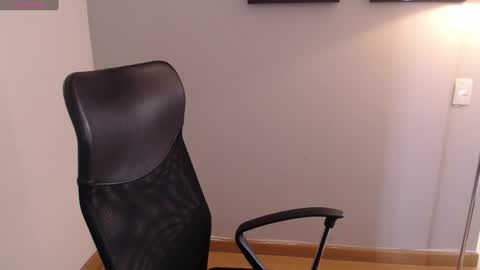   online show from July 9, 5:06 pm