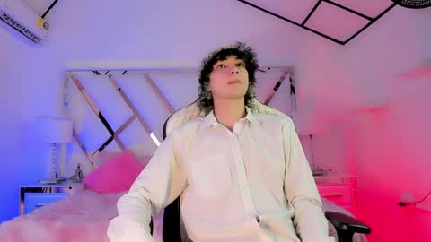 thanier_18 online show from May 1, 7:07 pm
