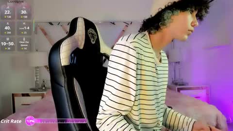 thanier_18 online show from May 7, 7:41 pm