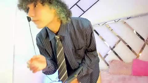 thanier_18 online show from May 16, 7:45 pm