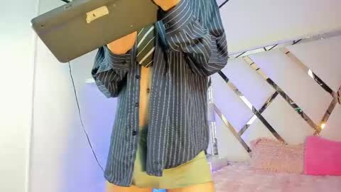 thanier_18 online show from May 16, 7:56 pm