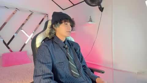 thanier_18 online show from May 21, 7:21 pm