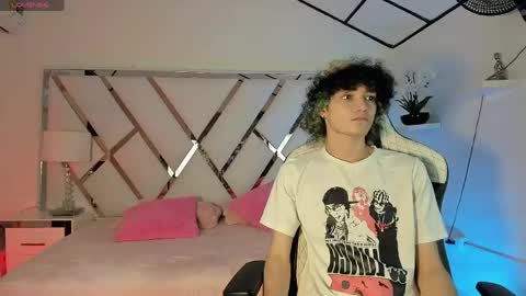 thanier_18 online show from June 6, 3:33 am