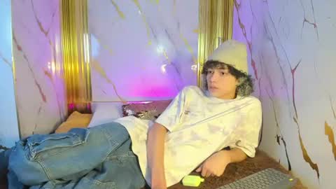 thanier_18 online show from June 21, 8:33 pm