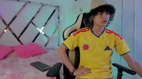 thanier_18 online show from June 27, 7:19 pm