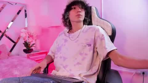 thanier_18 online show from July 12, 3:08 am