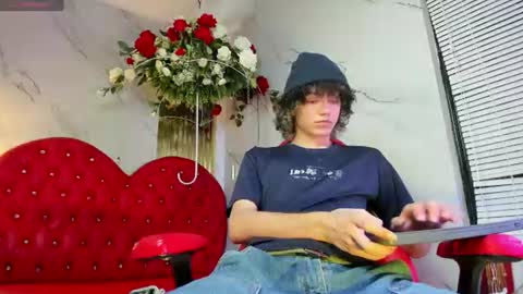 thanier_18 online show from August 2, 7:45 pm