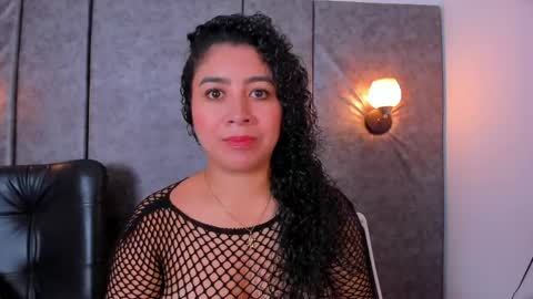 thara webstter online show from April 28, 11:37 am