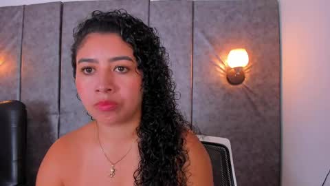 Snapshot of thara_webstter chatting on May 26, 11:39 am thara webstter online show from May 26, 11:39 am