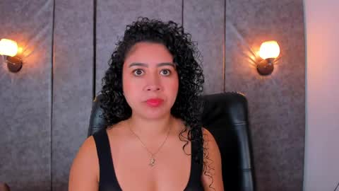 Snapshot of thara_webstter chatting on June 1, 11:34 am thara webstter online show from June 1, 11:34 am