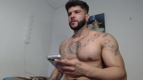 Snapshot of thass_boy chatting on December 15, 2:49 am Thass online show from December 15, 2:49 am