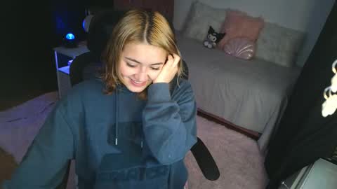   online show from October 25, 12:23 pm