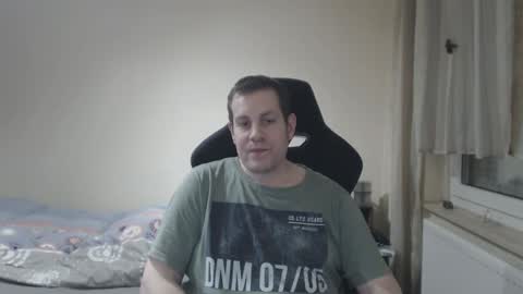 Snapshot of thatguyyeahhim chatting on January 18, 2:25 am thatguyyeahhim online show from January 18, 2:25 am