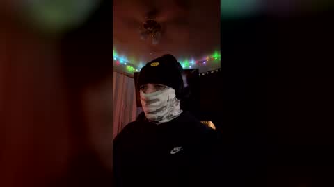 Snapshot of thatt_guy_ chatting on December 16, 2:55 pm A online show from December 16, 2:55 pm