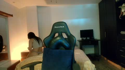 Snapshot of thays_mawakye01 chatting on May 14, 8:26 pm Paola online show from May 14, 8:26 pm