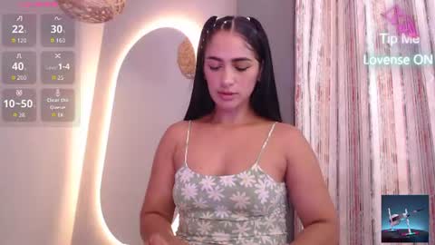 Snapshot of thayssa_ross chatting on June 13, 7:23 pm THAYSSA ROSS online show from June 13, 7:23 pm