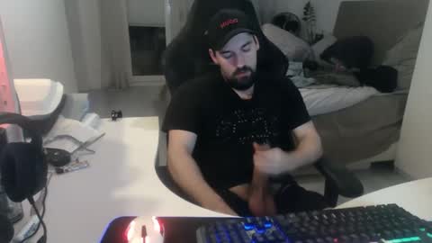 thcgn online show from April 29, 1:32 am