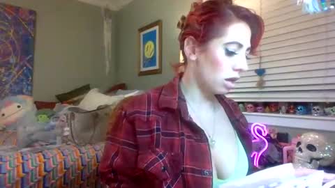 Snapshot of the_beasts2 chatting on December 1, 1:32 am the_beasts2 online show from December 1, 1:32 am