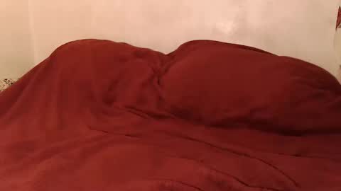 Snapshot of the_couple1 chatting on March 13, 10:33 am the_couple1 online show from March 13, 10:33 am