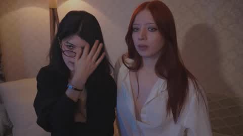 EllaLyn online show from September 17, 7:59 pm