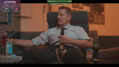 Snapshot of the_dilf chatting on October 3, 3:20 pm The DILF - online show from October 3, 3:20 pm