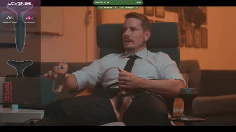 Snapshot of the_dilf chatting on October 17, 6:10 pm The DILF - online show from October 17, 6:10 pm