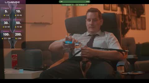 Snapshot of the_dilf chatting on March 3, 4:46 pm The DILF - online show from March 3, 4:46 pm