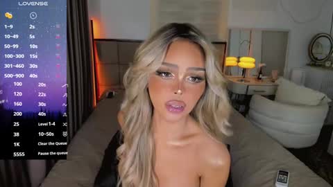 Snapshot of the_enchantressxx chatting on December 22, 2:16 pm nabi butterfly online show from December 22, 2:16 pm