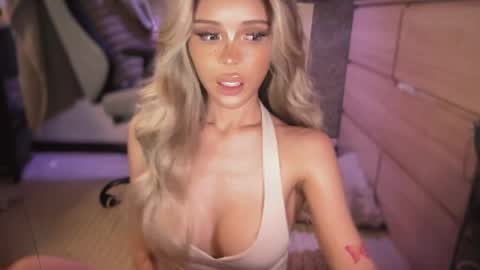 Snapshot of the_enchantressxx chatting on June 7, 5:16 pm nabi butterfly online show from June 7, 5:16 pm