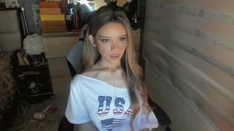 Snapshot of the_enchantressxx chatting on June 14, 8:11 pm nabi butterfly online show from June 14, 8:11 pm