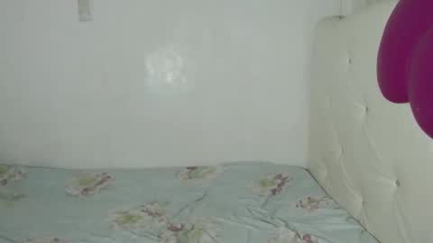 Snapshot of the_exotic_girlxx chatting on December 14, 3:50 pm the_exotic_girlxx online show from December 14, 3:50 pm