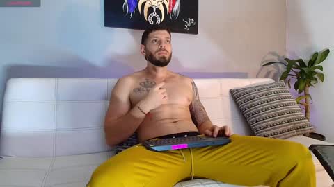 SCOTT  THEO  KAMERON  GENDERSON online show from December 12, 3:32 am