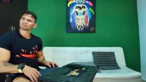 SCOTT  THEO  KAMERON  GENDERSON online show from September 17, 11:39 pm