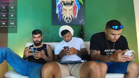 SCOTT  THEO  KAMERON  GENDERSON online show from December 15, 9:41 pm