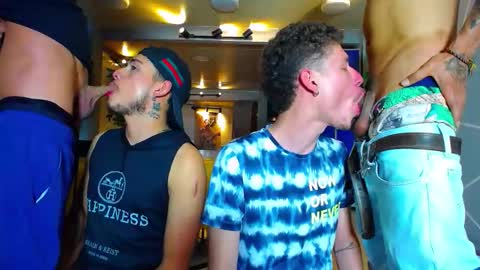 Snapshot of the_goodfellas chatting on November 7, 8:20 pm the goodfellas online show from November 7, 8:20 pm