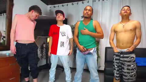 Snapshot of the_goodfellas chatting on November 17, 8:14 pm the goodfellas online show from November 17, 8:14 pm