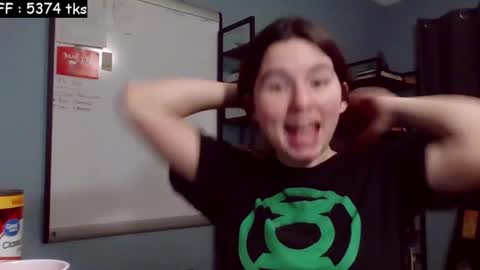 Snapshot of the_happy_space chatting on December 19, 12:02 am MATERNITY LEAVE online show from December 19, 12:02 am