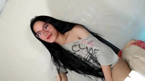 the_horny_bella online show from May 2, 4:12 pm