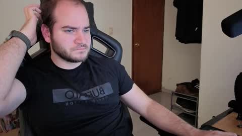 Snapshot of the_king74 chatting on November 5, 10:54 pm the_king74 online show from November 5, 10:54 pm