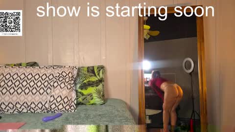 Snapshot of the_pussy_boulevard chatting on April 23, 12:34 am Anna online show from April 23, 12:34 am