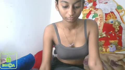 Snapshot of the_right_girl chatting on January 1, 10:54 am Suzan Sexy online show from January 1, 10:54 am
