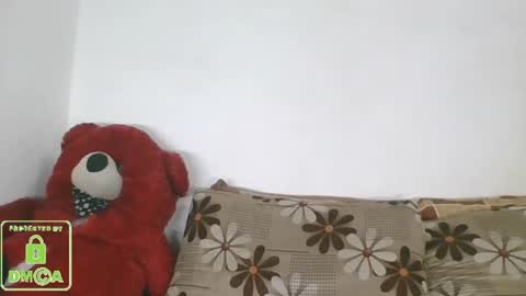 Snapshot of the_right_girl chatting on January 13, 6:27 pm Suzan Sexy online show from January 13, 6:27 pm