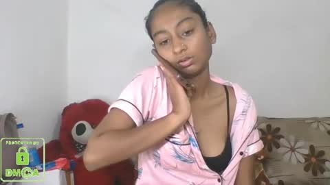 Snapshot of the_right_girl chatting on January 16, 10:32 am Suzan Sexy online show from January 16, 10:32 am